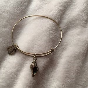 Silver conch bracelet